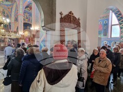 Шумен - църква „Св. Три Светители“ - неделна служба