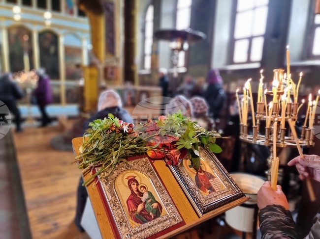 Ямбол - благотворителен базар за ремонт на храм "Св. Троица"