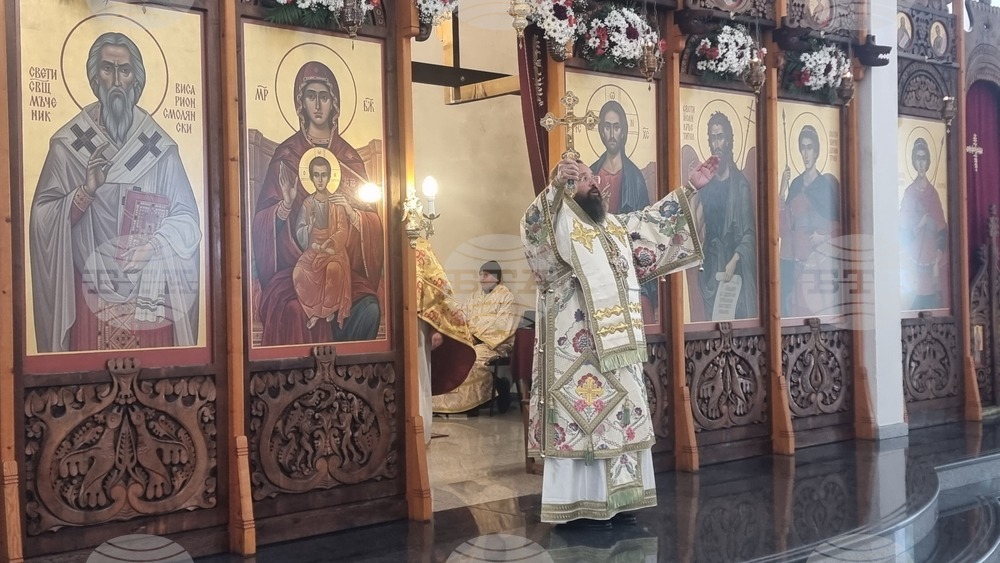 Христовото царство не е от този свят, каза Смоленският епископ Висарион в катедралния храм „Св. Висарион Смоленски“