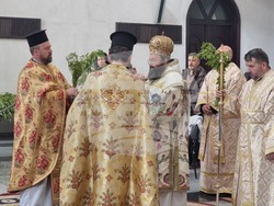 Смолян - храм - Цветница