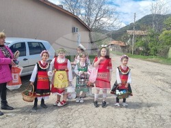 Село Стража - Цветница - кумичене