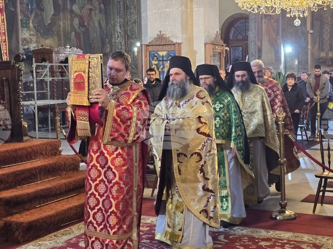 Видин - Катедрален храм "Св. вмчк Димитър Солунски" - литургия