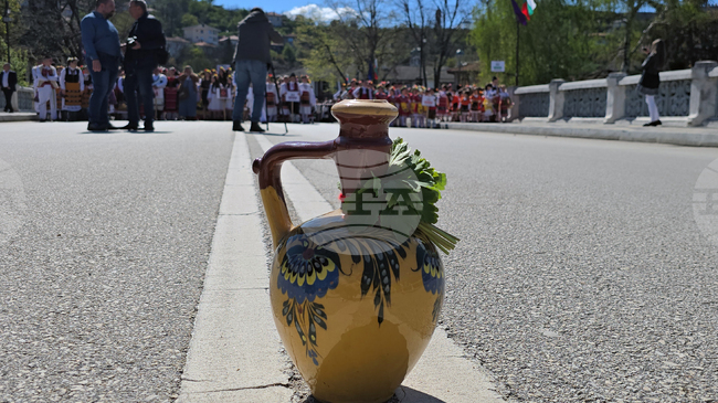С традиционни ритуали, фолклорни изпълнения и концерти ще бъде отбелязан празникът Цветница в Ловеч