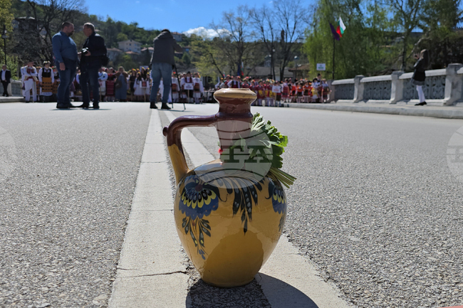 С традиционни ритуали, фолклорни изпълнения и концерти ще бъде отбелязан празникът Цветница в Ловеч
