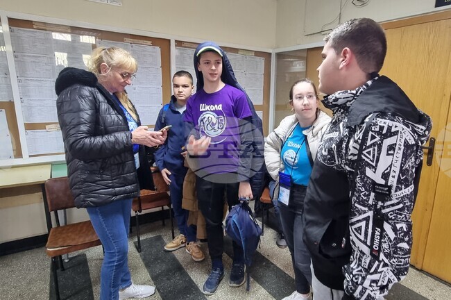 Българските състезатели спечелиха медали на Международния турнир по информатика за напреднали в Шумен 