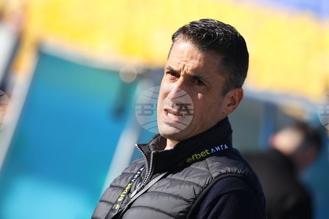 Хулио Веласкес се изказа ласкаво за Арда преди мача утре, отказа да говори за нов договор на Ел Джемили и лятна селекция