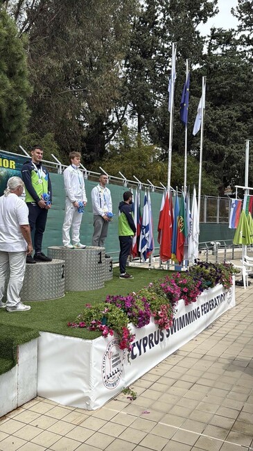 Нови три медала за българските плувци от международните турнири в Лимасол и Любляна