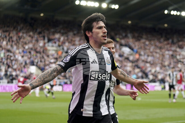 Нюкасъл победи категорично Манчестър Юнайтед