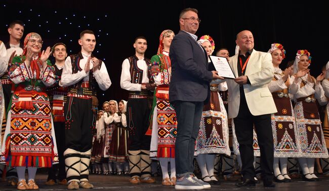 Община Разград: Грамоти за участие получиха осемте формации-полуфиналисти в конкурса „ТОП 10 – Български танцов фолклор, финалистите ще са ясни на 15 април 