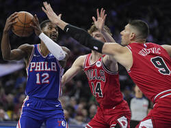 Bulls 76ers Basketball