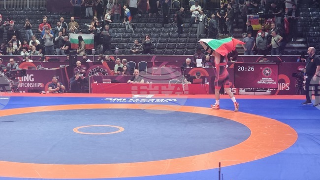 Семен Новиков и Кирил Милов спечелиха титлите в категориите си от държавното първенство по борба