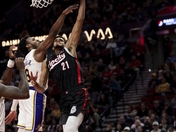 Lakers Trail Blazers Basketball