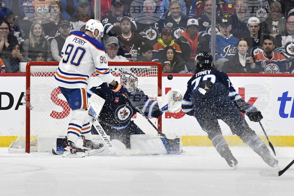 Лидерите в НХЛ Уинипег и Вашингтон допуснаха поражения