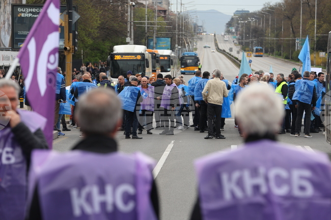 Protest of Public Transport Workers in Sofia Begins, Intersections Blocked