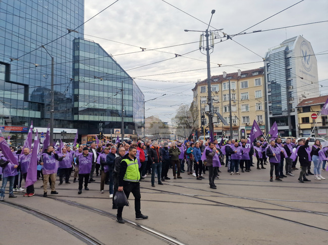 Градски транспорт - площад „Македония“ - служители - протест