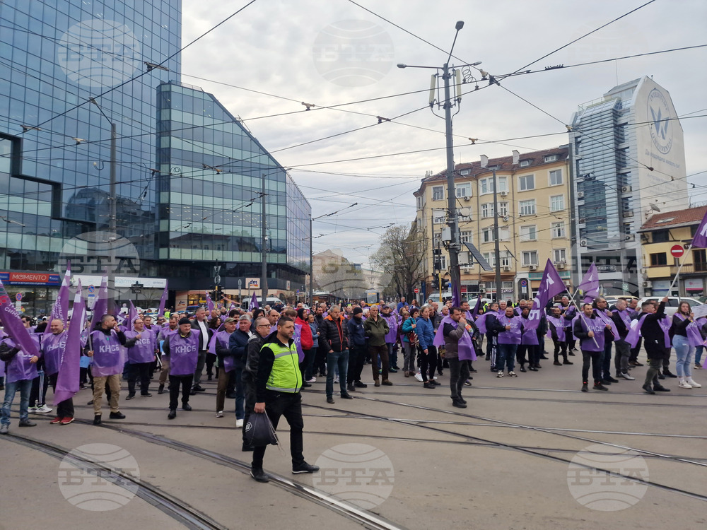 Градски транспорт - площад „Македония“ - служители - протест