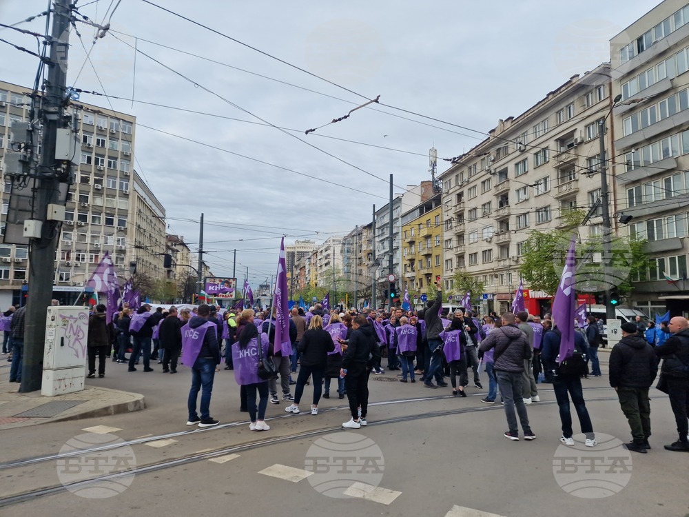 Градски транспорт - площад „Македония“ - служители - протест