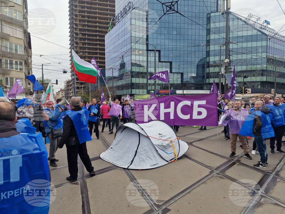 Започна протестът на работещите в градския транспорт в София, затворени са възлови кръстовища