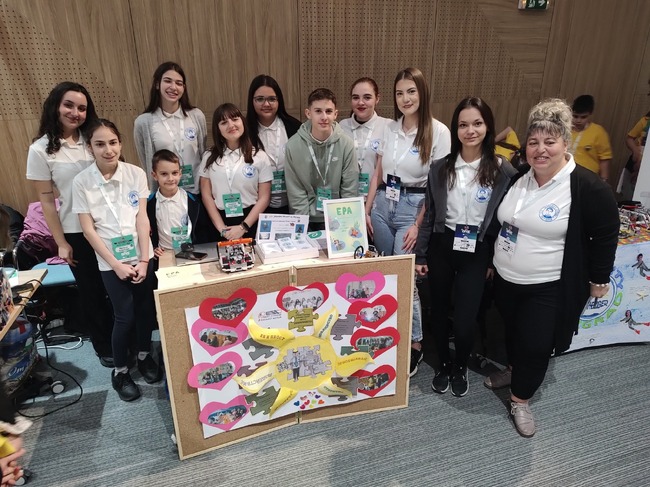 Община Шумен: Кметът на Шумен поздрави отбора на СУ „Панайот Волов“, който спечели състезанието по роботика в Бургас