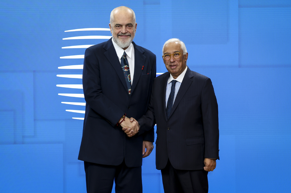 Албания очаква да завърши преговорите за присъединяване към ЕС през 2027 г., каза Еди Рама