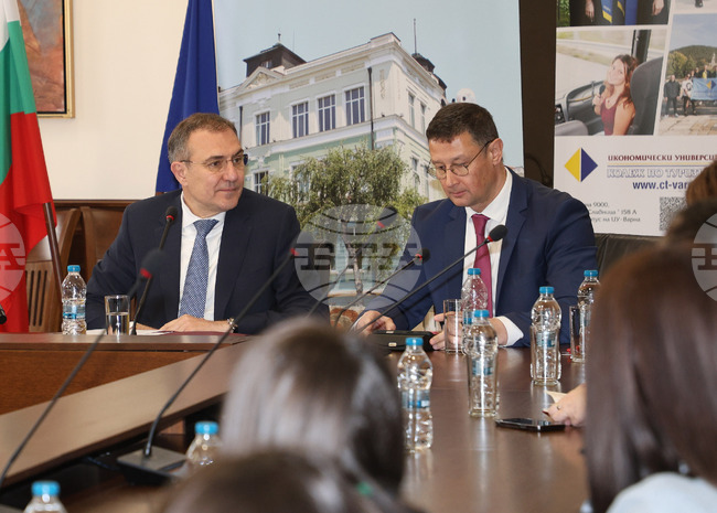 Labour Minister Worried by Number of Young People Inclined to Work Informally