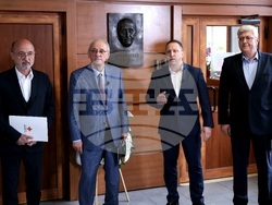 УМБАЛ „Царица Йоанна - ИСУЛ“ - паметна плоча на проф. д-р Драган Бобев - откриване