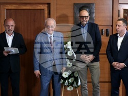 УМБАЛ „Царица Йоанна - ИСУЛ“ - паметна плоча на проф. д-р Драган Бобев - откриване