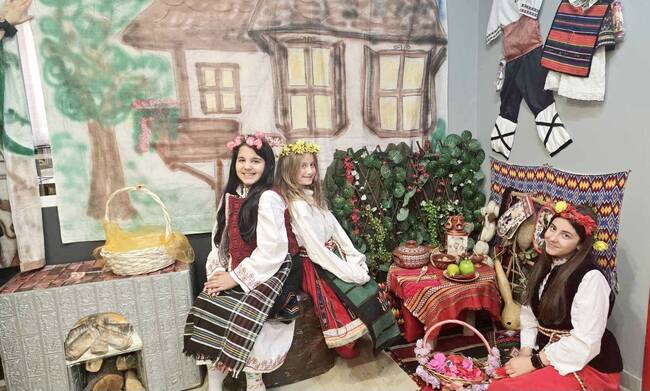 Празниците Лазаровден и Цветница бяха отбелязани в училище „Св. св. Кирил и Методий“ в Атина