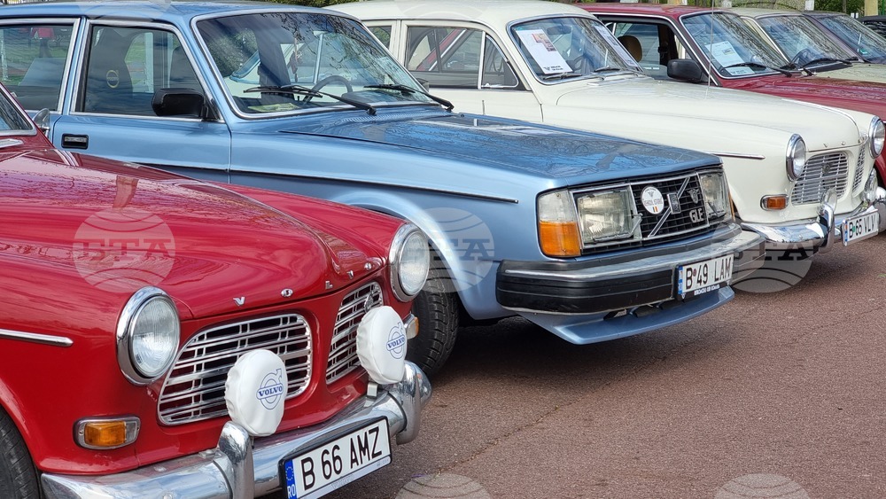 Bucharest Hosts Classic Car Parade