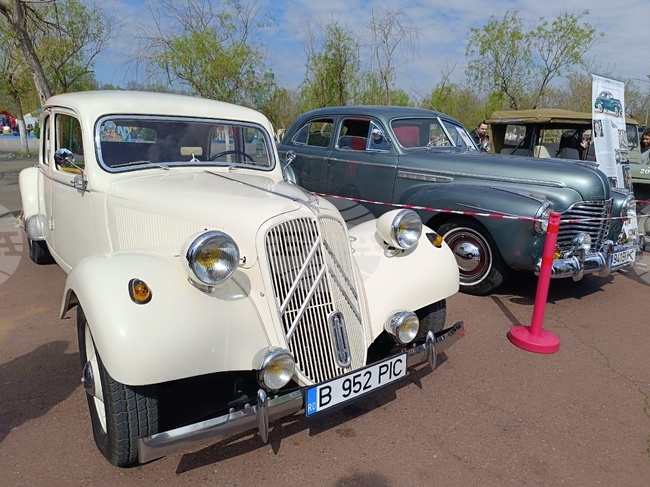 Румъния - ретро парад