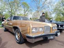 Румъния - ретро парад