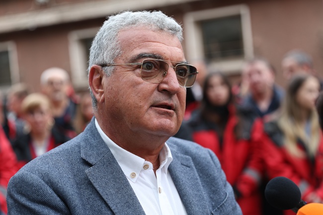 Към момента няма потвърждение детето, прието в столичната детска болница, да е заразено с менингококова инфекция, каза директорът на Столичната здравна инспекция д-р Данчо Пенчев