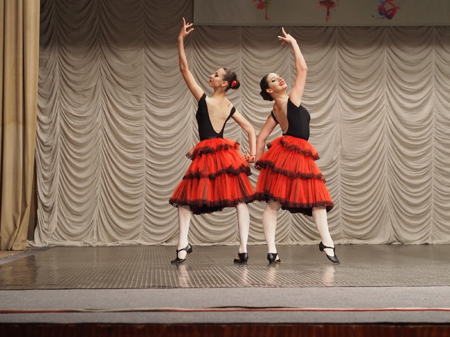 Балерини от Търговище спечелиха награди от международен фестивал 