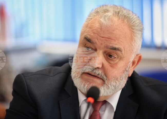 Варненският свободен университет има 66 партньорства с институции от други страни, каза вицепрезидентът на висшето училище Яни Янев