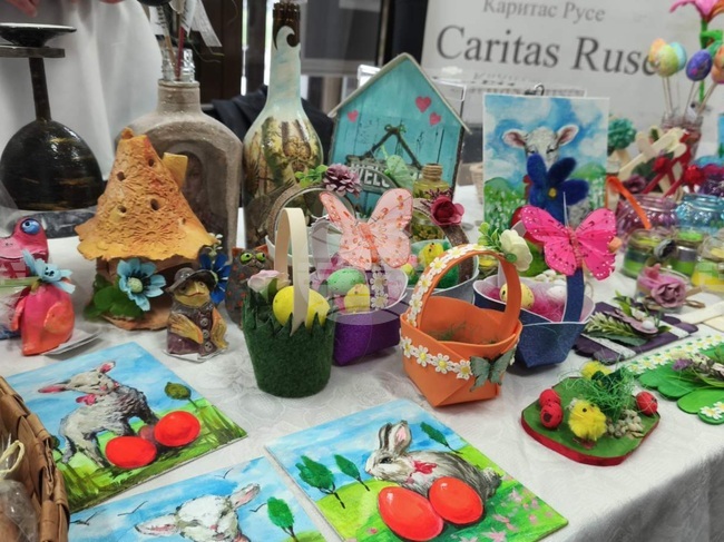 "Каритас" откри благотворителен щанд в библиотеката в Русе