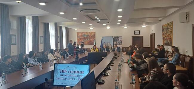 Министър Гуцанов във Варна: Сивата икономика е един от най-големите бичове