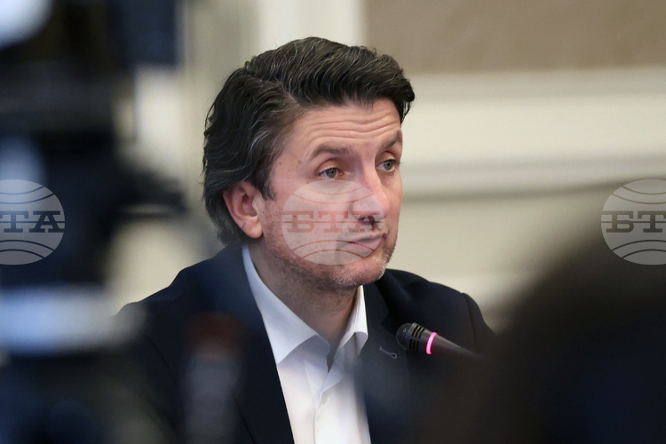 Tourism Minister Borshosh Eyes Strong Summer, Calls for Rethinking Season Definition