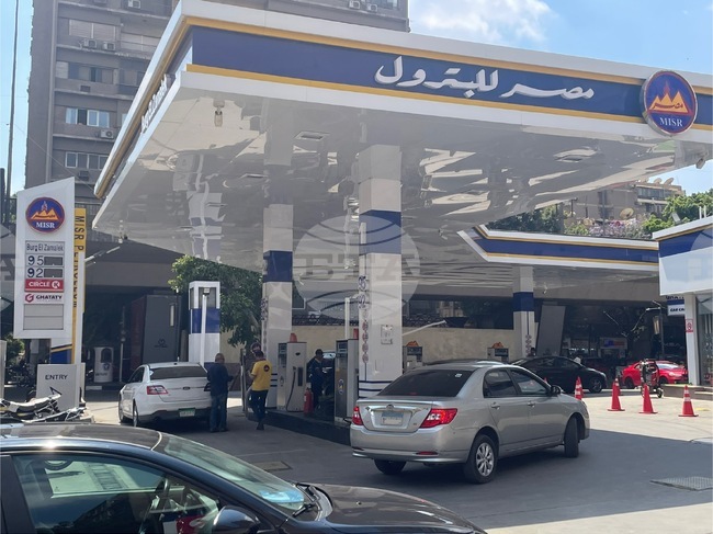 Египет увеличи цените на горивата съгласно плана за премахване на субсидиите