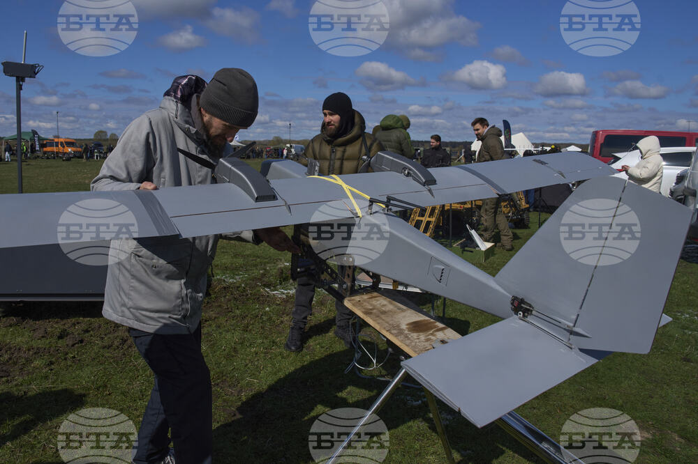 Руските сили за ПВО са свалили тази нощ седем украински дрона над Русия, съобщи министерството на отбраната