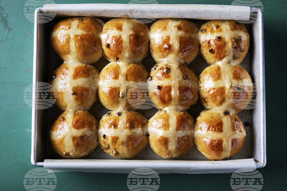 Food-MilkStreet-Easter-Hot Cross Buns