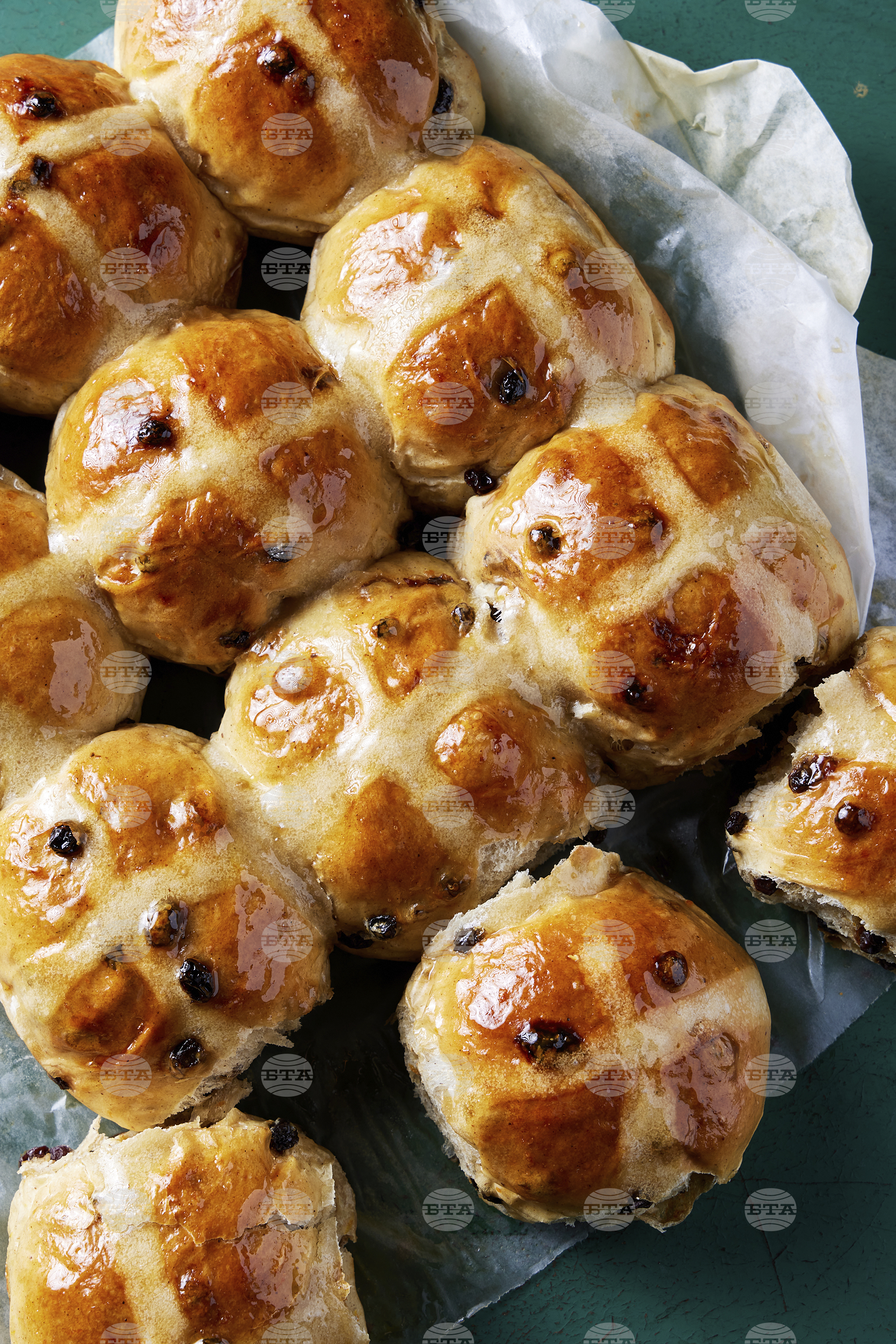 Food-MilkStreet-Easter-Hot Cross Buns