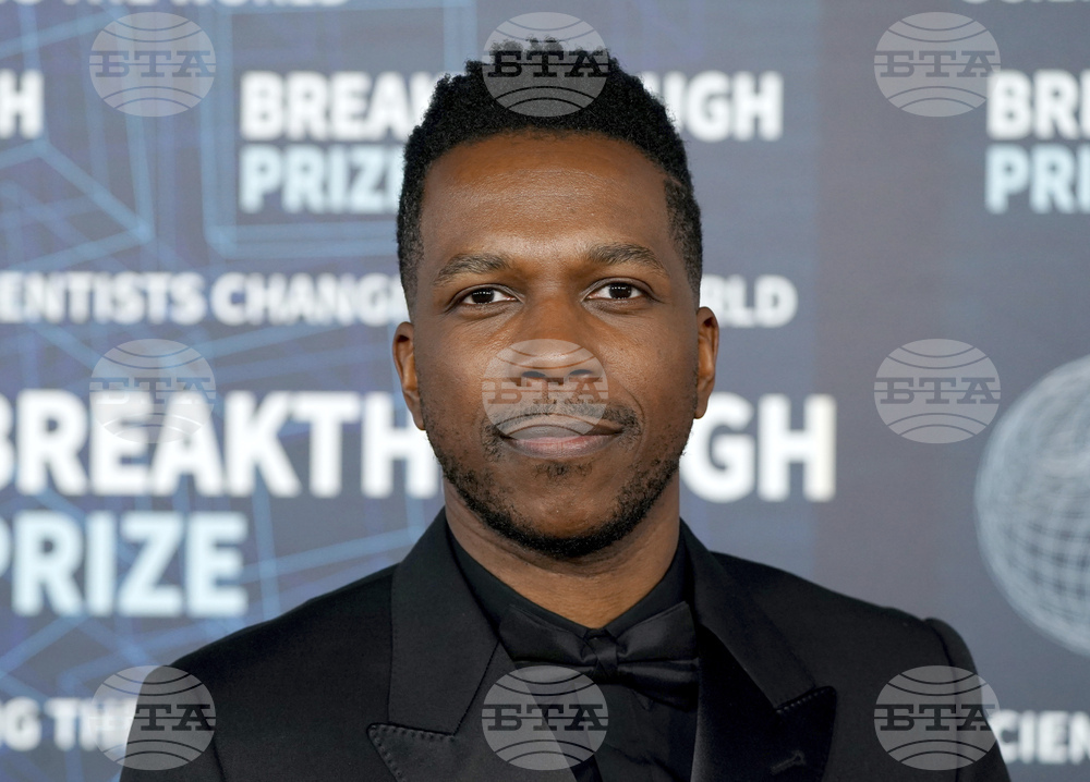 Leslie Odom Jr.
