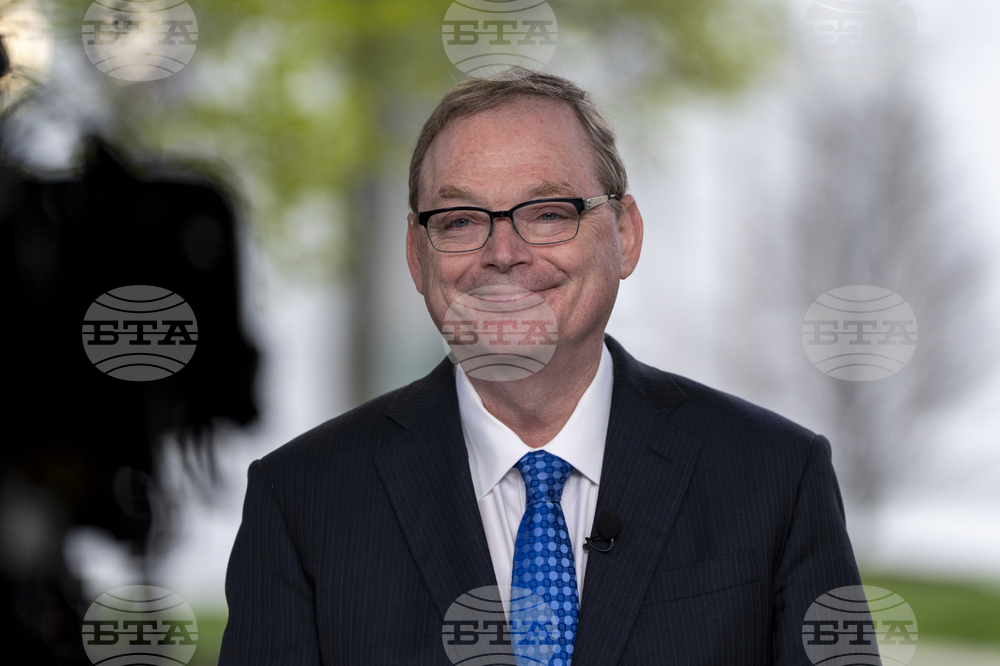 Икономическият съветник на Доналд Тръмп Кевин Хасет отрече да има връзка с разследването срещу президента на УФР Джером Пауъл