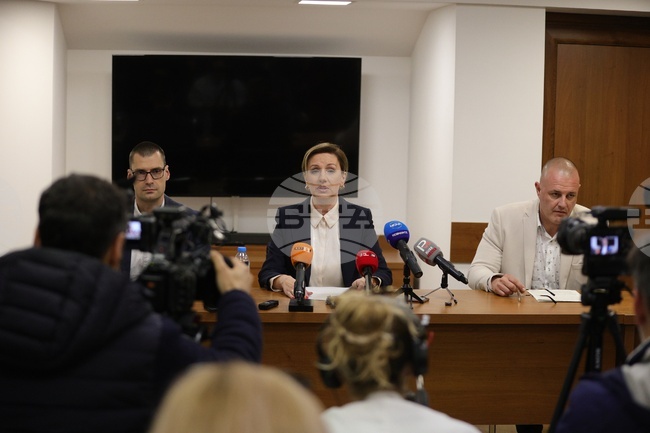 Във Ветово са задържани петима души за телефонни измами в България и други държави от Европейския съюз