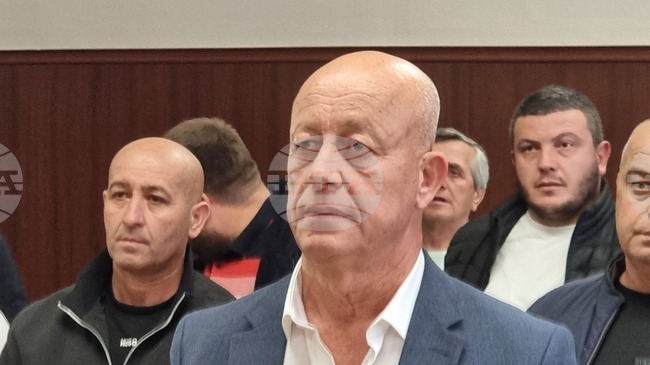 В Хасковския окръжен съд е образувано дело с искане за отстраняване от длъжност на кмета на Минерални бани Мюмюн Искендер