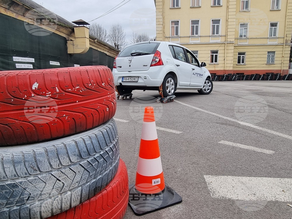 Дами ще участват в автомобилно приложно състезание в Панагюрище за Деня на жената