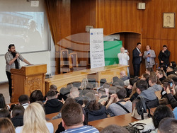 Свищов - Стопанска академия - семинар по финансова и дигитална грамотност