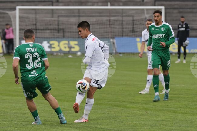 Ботев Враца победи Славия и ще играе плейоф за оставане в Първа лига