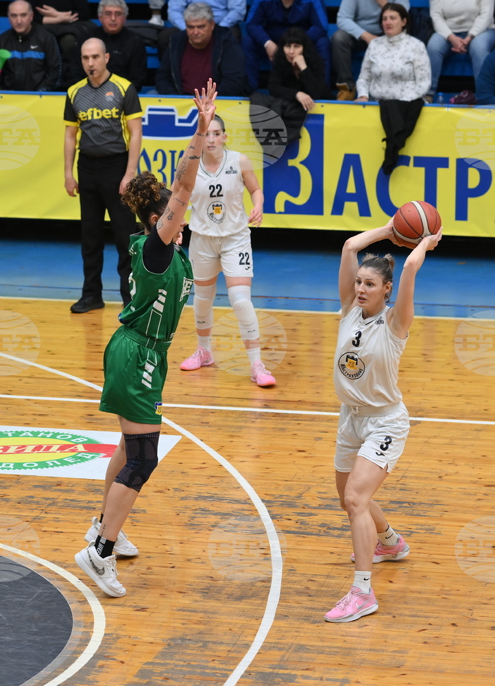 Баскетболната националка Янина Тодорова сменя Монтана 2003 с участник в италианската Серия А2