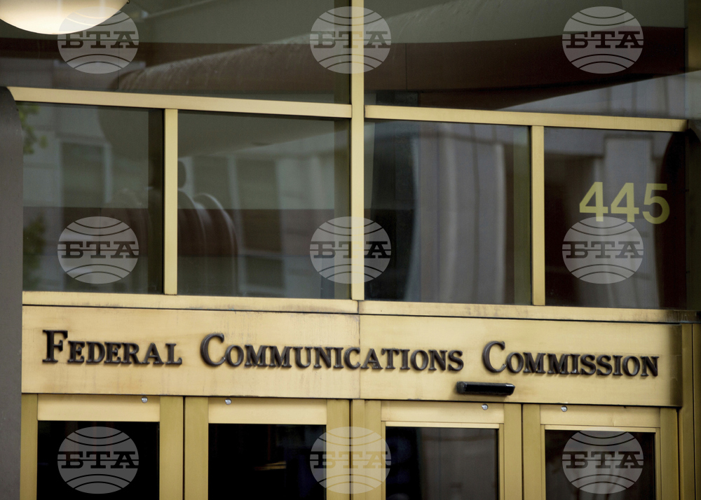 Американски регулатор затяга ограниченията за телекомуникационно оборудване от китайски компании